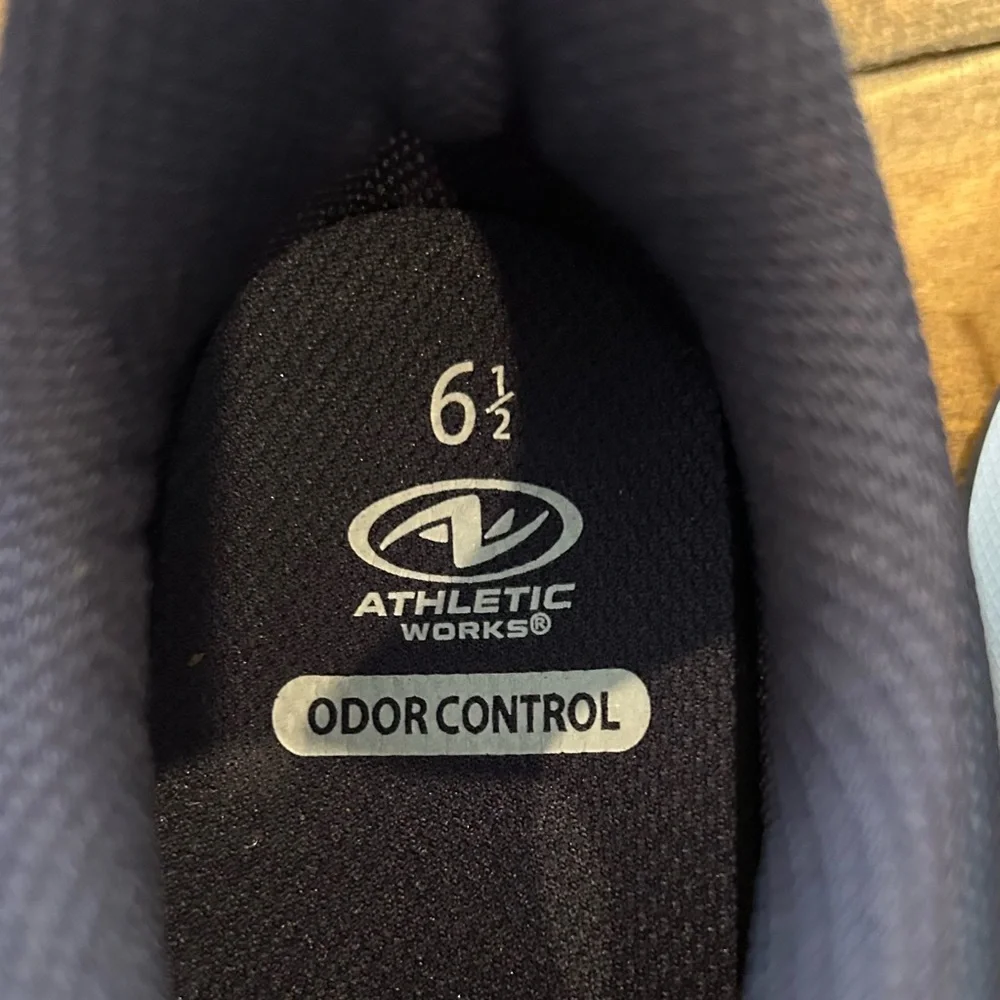 Athletic Works Mesh Jogger Sneakers NWT